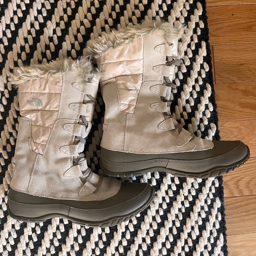 The North Face Women's Winter Boots - Cream and Gray